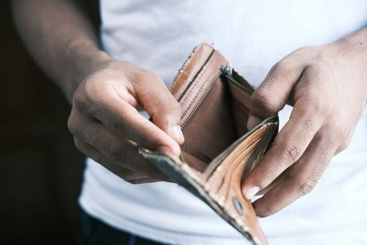 5 Kesalahan Keuangan Fatal yang Sering Dityesali Orang Usia 30-40 Tahun: Ketahui Sekarang!