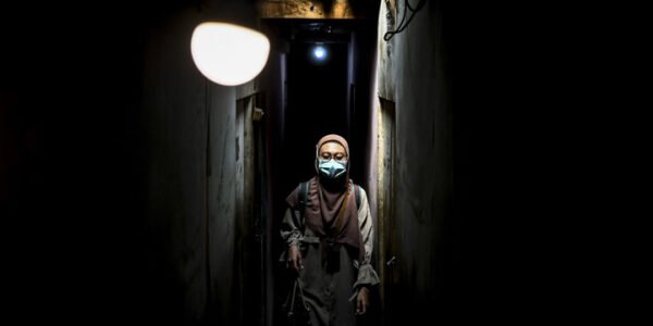 Foto: Pengawal Harapan Terakhir - Penjaga Nyala di Ujung Harapan