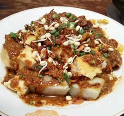 Kuliner Legendaris di Bojonegoro: 8 Camilan Malam yang Wajib Dicicipi, dari Lontong Tahu sampai Ledre Renyah
