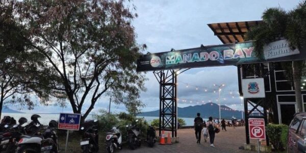Nikmati Senja hingga Kuliner Malam di Manado Bay,Spot Nongkrong Favorit dan Instagramable