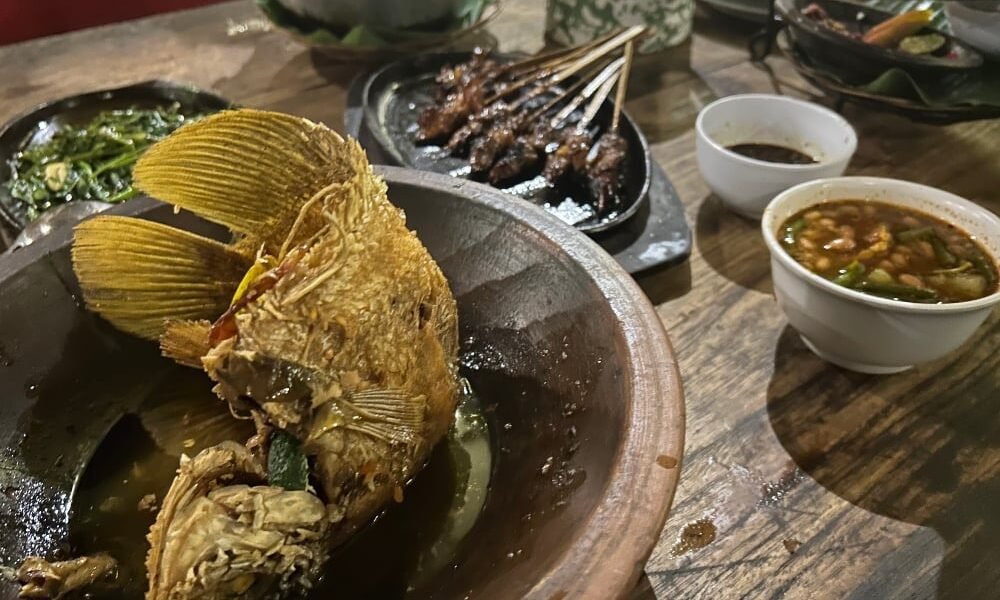 Mencicipi Kuliner Khas Sunda di Sambel Hejo Sambel Dadak Karawang