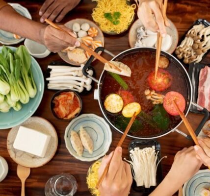 Jelajahi 5 Kuliner Lezat di Taman Bungkul: Pengalaman Petualangan yang Menggugah Selera