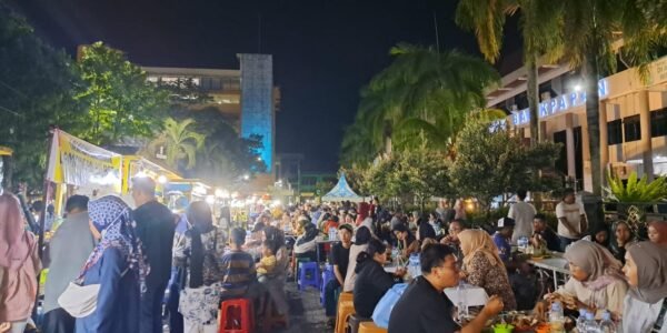 Wisata Kuliner Taman Bekapai: Legaikan Rasa dan Kantong