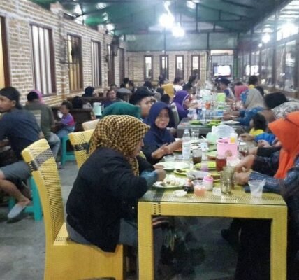 Cari Restoran Enak di Cirebon? Ini 7 Tempat Makan Murah & Hits yang Harus Dicoba!