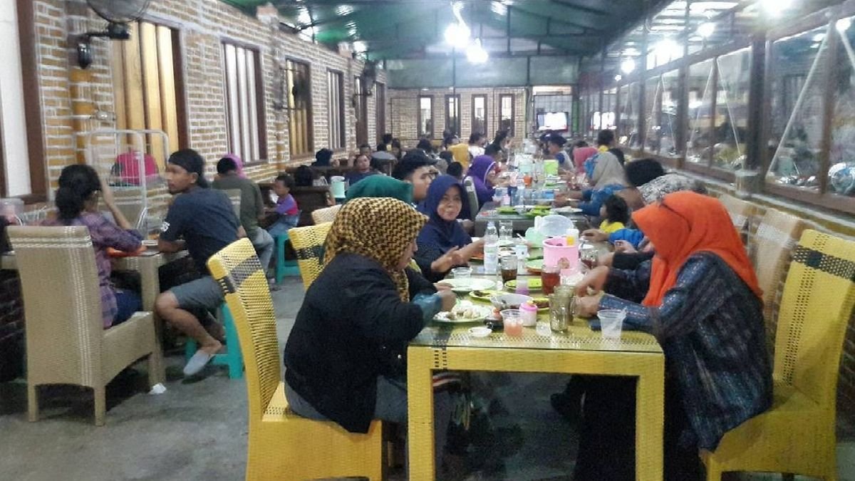 Cari Restoran Enak di Cirebon? Ini 7 Tempat Makan Murah & Hits yang Harus Dicoba!
