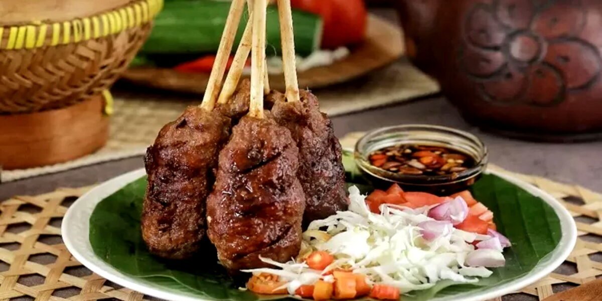 Siapa Legenda Kuliner Solo yang Memulai Era Sate Buntel?