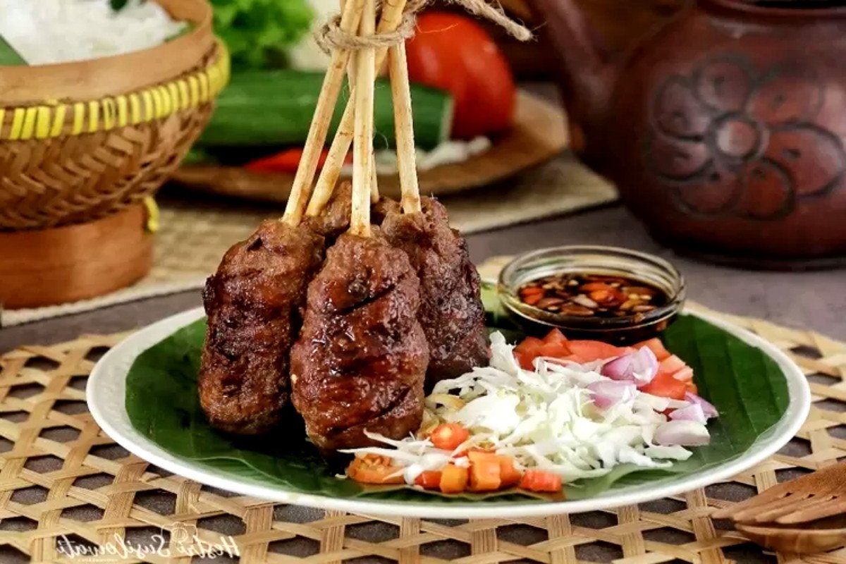 Siapa Legenda Kuliner Solo yang Memulai Era Sate Buntel?