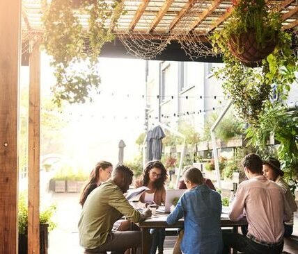 3 Warung Hemat Favorit Kaum Muda Jakarta untuk Budget Under 20 Ribu!